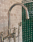 Nickel bathtub Faucet Floor Mount Bathtub Faucet, Tub Filler Faucet with Two Handles And Hand Shower